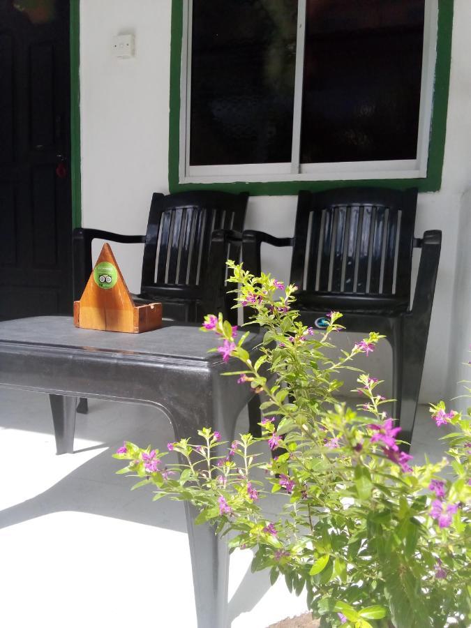 Green house inn Trincomalee Buitenkant foto